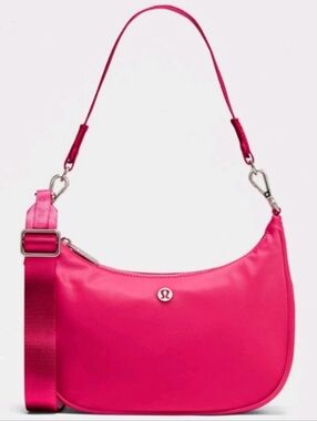 NWT LULULEMON  CITY ESSENTIALS SMALL SHOULDER BAG  RASPBERRY COULIS 3L